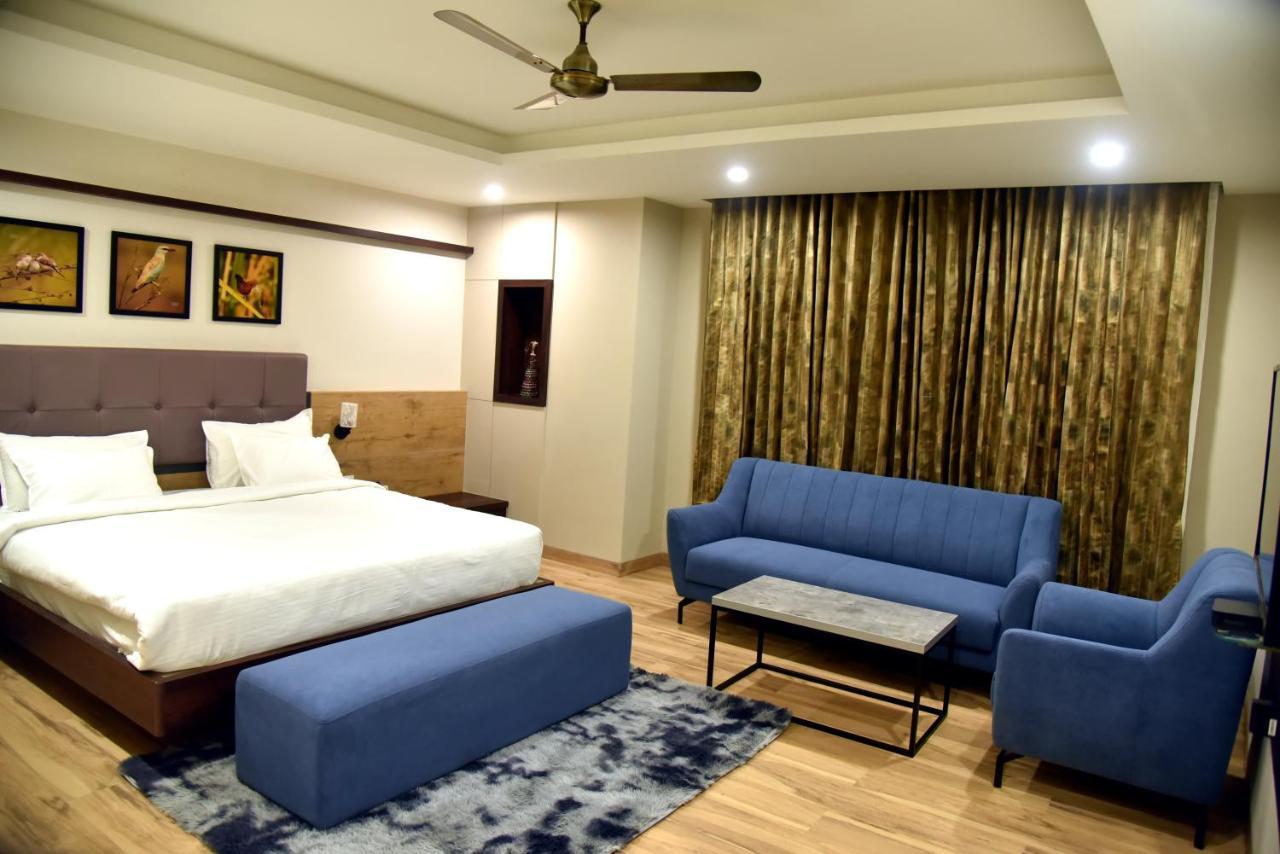 The Oaks Comforts Hubli Exterior photo