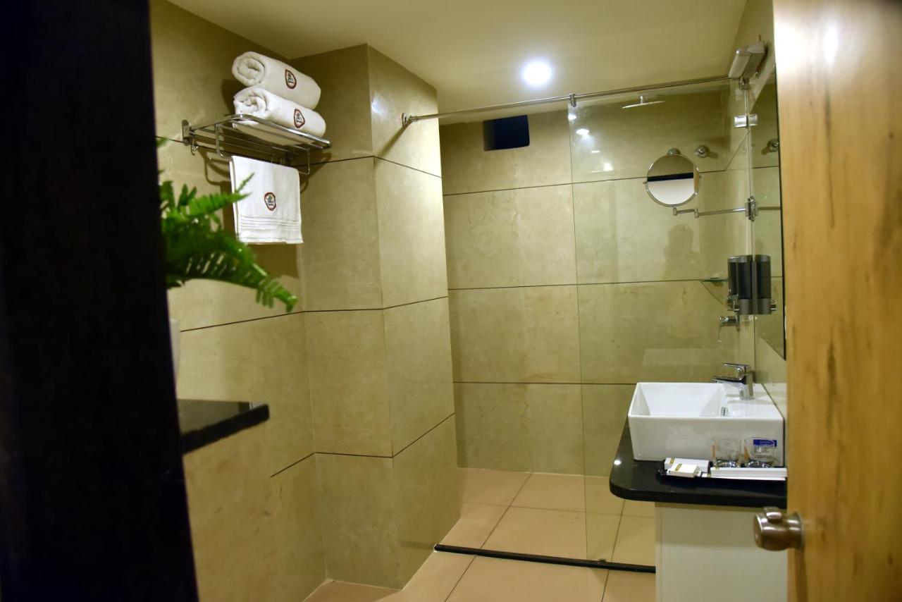 The Oaks Comforts Hubli Exterior photo